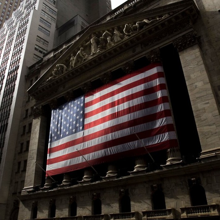 Бюджетният дефицит на САЩ се покачва до 1,7 трилиона долара: Последици и икономически анализ