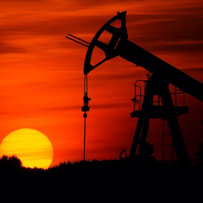 Цените на петрола могат да достигнат 100 долара за барел - какво следва?