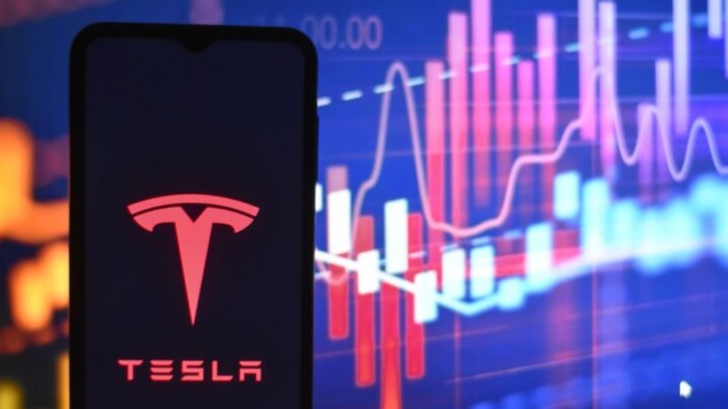 Акциите на Tesla се сриват с 12%