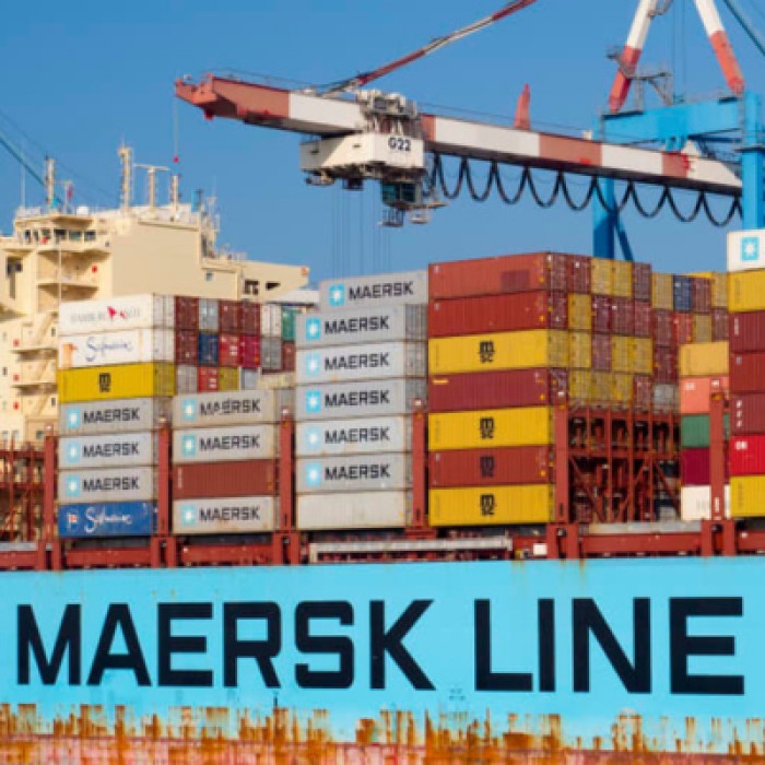 Акциите на корабния гигант Maersk се сринаха