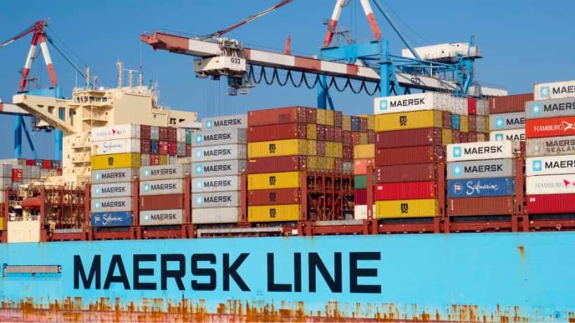 Акциите на корабния гигант Maersk се сринаха