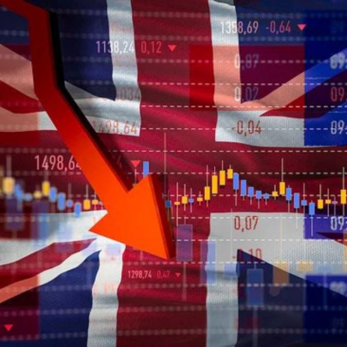 Изпадането на икономиката на Обединеното кралство в рецесия