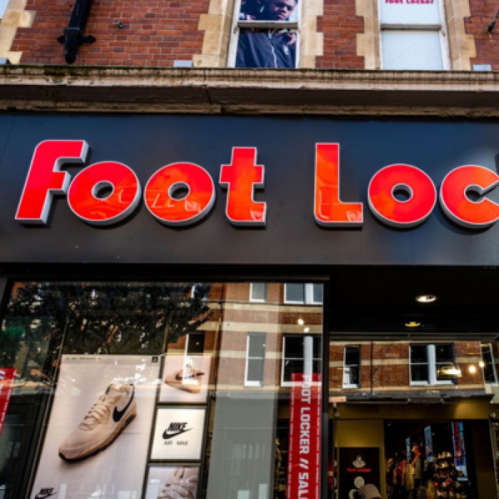 Foot Locker се препъва