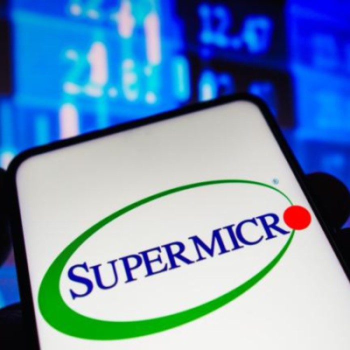 Акциите на SMCI падат след изненадваща новина