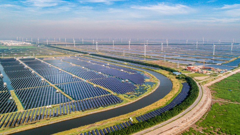 Китай наводнява световните пазари със зелена енергия